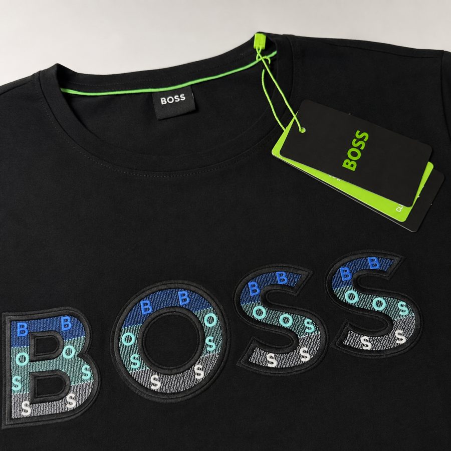 Playera Calidad Turca BOSS Negra (letras multicolor)