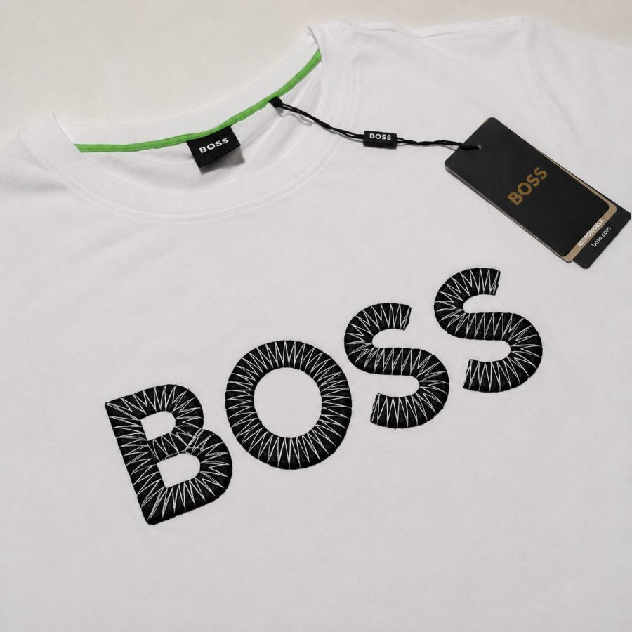 Playera Calidad Turca BOSS Blanca (letras doradas texturizadas)